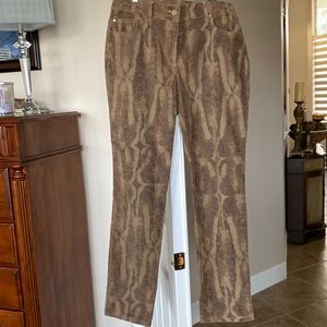 Jeans shark print chicos  brand .5